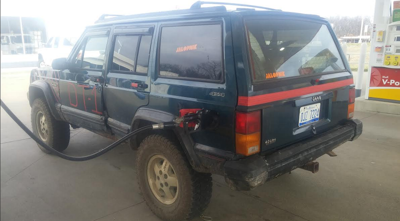 Illustration for article titled We're Off! My $600 Craigslist Jeep Begins The 1,747 Mile Journey to Moab